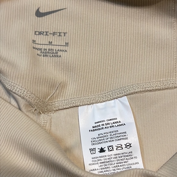 Nike One Luxe Tight Fit Ribbed Training Leggings Size Medium NWT - Picture 7 of 7